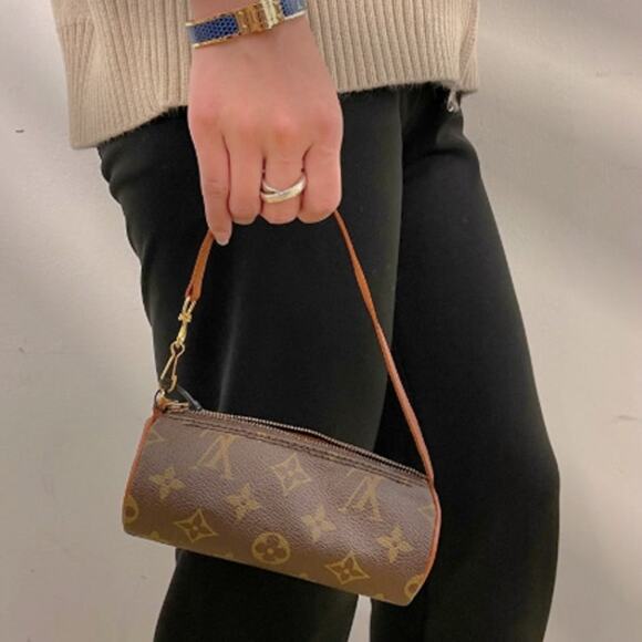Louis Vuitton Handbags - 💎✨BEAUTIFUL✨💎Authentic Louis Vuitton Monogram Mini Pouch Papillon Bag